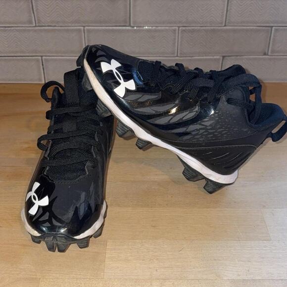 Black underarmour baseball cleats boys | Sports Cleats - Picture 1 of 7